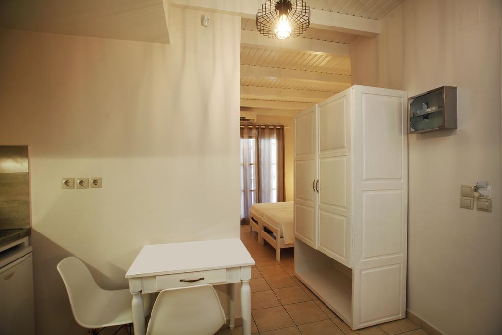 Studios Vasilis Agia Marina  Exterior photo